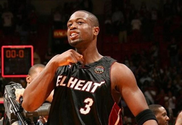 存在感一般！胡金秋&孙铭徽CBA揭幕战合砍18分6板5助（表现不够抢眼，胡金秋和孙铭徽揭幕战合计18分6篮板5助攻）