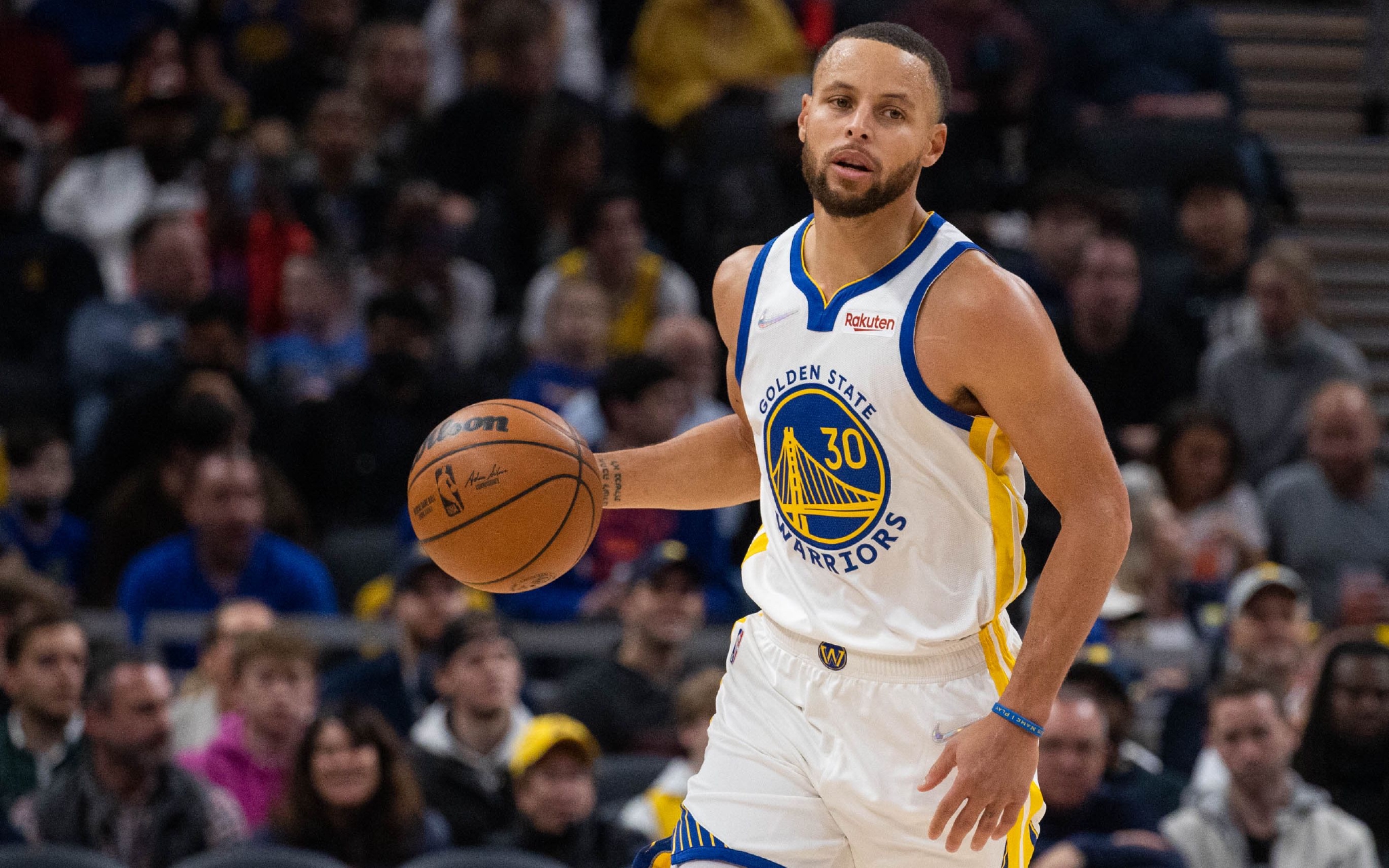 欧联杯历史射手榜：奥巴梅扬34球第一，法尔考31场30球效率恐怖（欧联杯历史射手榜：奥巴梅扬34球领跑，法尔考31战30球效率惊人）