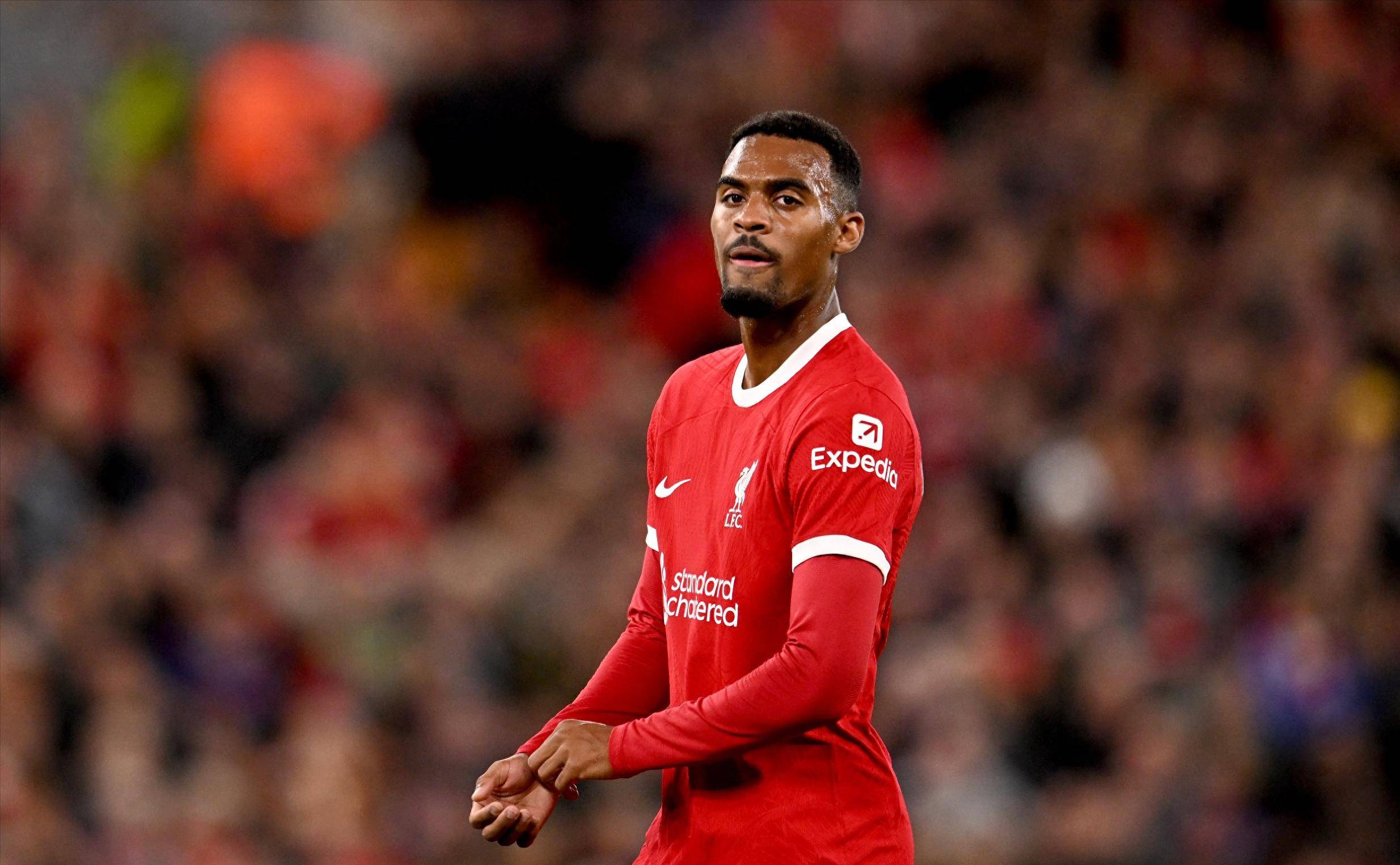 普斯卡什奖有力竞争者！绿巨人胡尔克打入了一粒绝对惊世骇俗的进球！（绿巨人胡尔克轰出惊天世界波，剑指普斯卡什奖！）