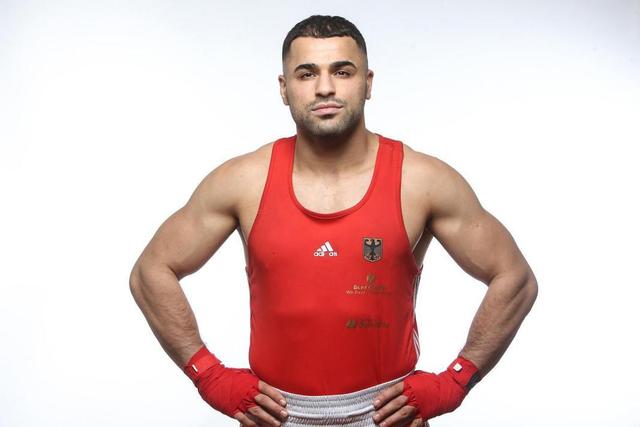 我又拥有新球衣啦！葡萄牙2026世界杯特别款球衣...（入手新战袍！葡萄牙2026世界杯特别版球衣）