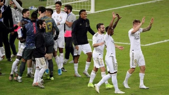 NBA战报：布朗42分，凯尔特人123-117击败尼克斯（NBA快讯：布朗砍下42分，凯尔特人123-117力克尼克斯）