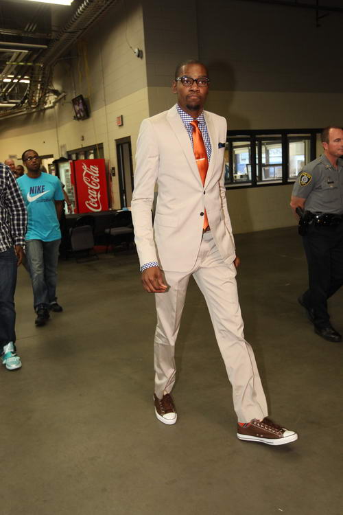 西甲半场：贝伦格尔门前造险，塞尔塔暂0-0毕尔巴鄂竞技（西甲半场战报：贝伦格尔制造门前险情，塞尔塔暂与毕尔巴鄂竞技0-0）