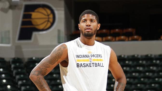 回馈家乡父老，河南队杨意林为后林村80岁以上老人发放礼品（河南队杨意林回馈桑梓，向后林村80岁以上老人发放礼品）