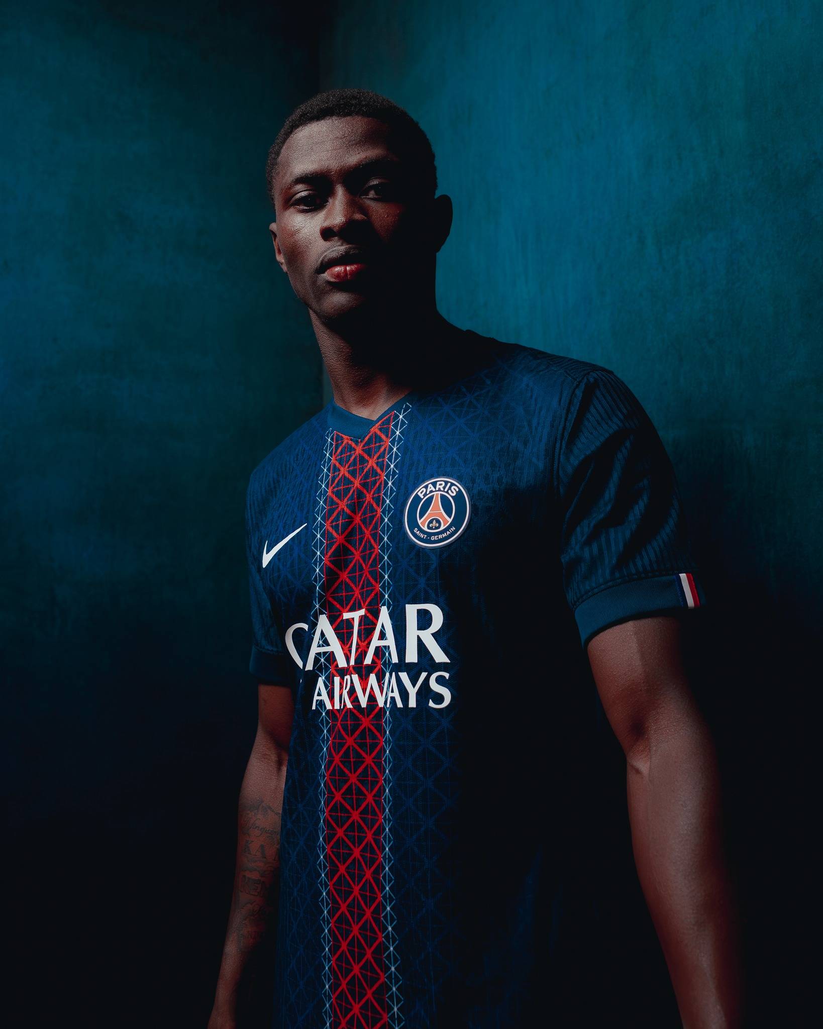 东体：邵佳一在推进国足新老交替过程中需要打造“嫡系部队”（东体：国足新老交替推进中，邵佳一亟需组建核心班底）