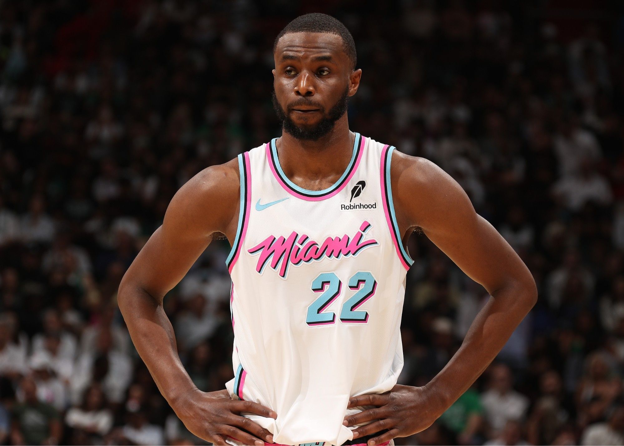 皮萨罗：罗马首要目标是欧冠资格，但再买几个人他们能争冠（皮萨罗：罗马首要任务锁定欧冠席位，若再引进几员大将便可争冠）