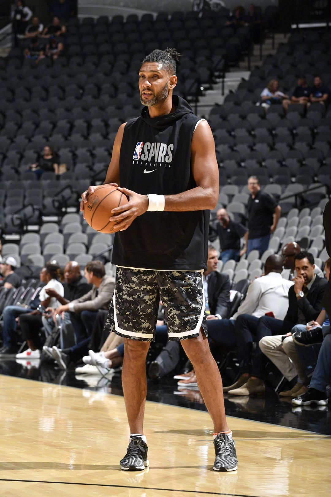 前意甲名哨谈米兰被吹进球：不存在犯规和越位，该算进的（前意甲名裁谈米兰遭判无效进球：无犯规无越位，应判进球有效）