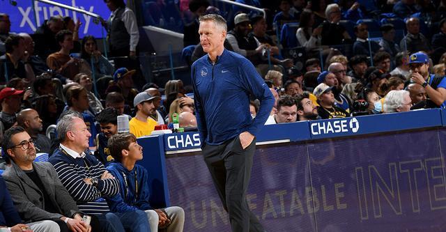 辽宁男篮王哲林末节爆发带队取胜（王哲林末节发威率辽宁男篮胜出）