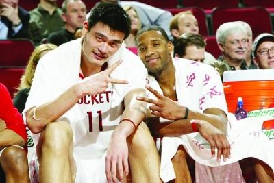 TA：赢球正成为枪手的一种习惯；诺伊尔在定位球防守上很脆弱（TA：枪手赢球渐成常态；诺伊尔在定位球防守上暴露短板）