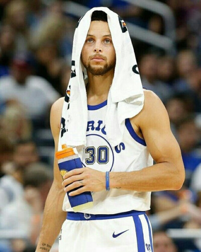 王博豪：那次射门机会我应该打上角；欧洲联赛对我锻炼大（王博豪：那次良机该打上角，欧洲联赛让我收获颇丰）