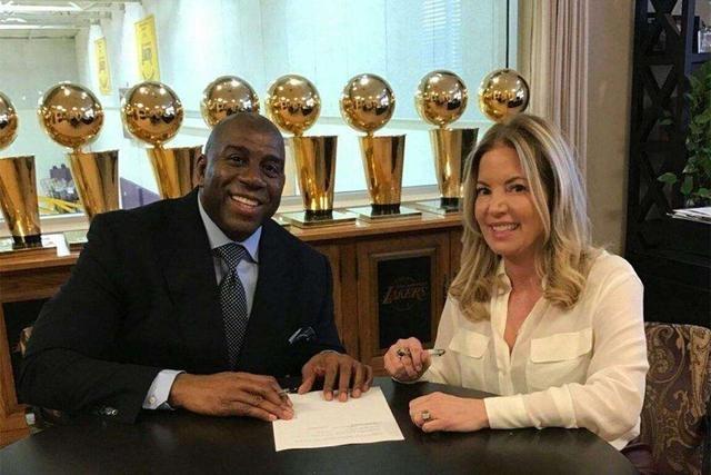 一日意甲最新动态：米兰双雄培养新人，迈尼昂无意加盟蓝黑军团（今日意甲快讯：米兰双雄发力新星培养，迈尼昂不考虑加盟蓝黑军团）