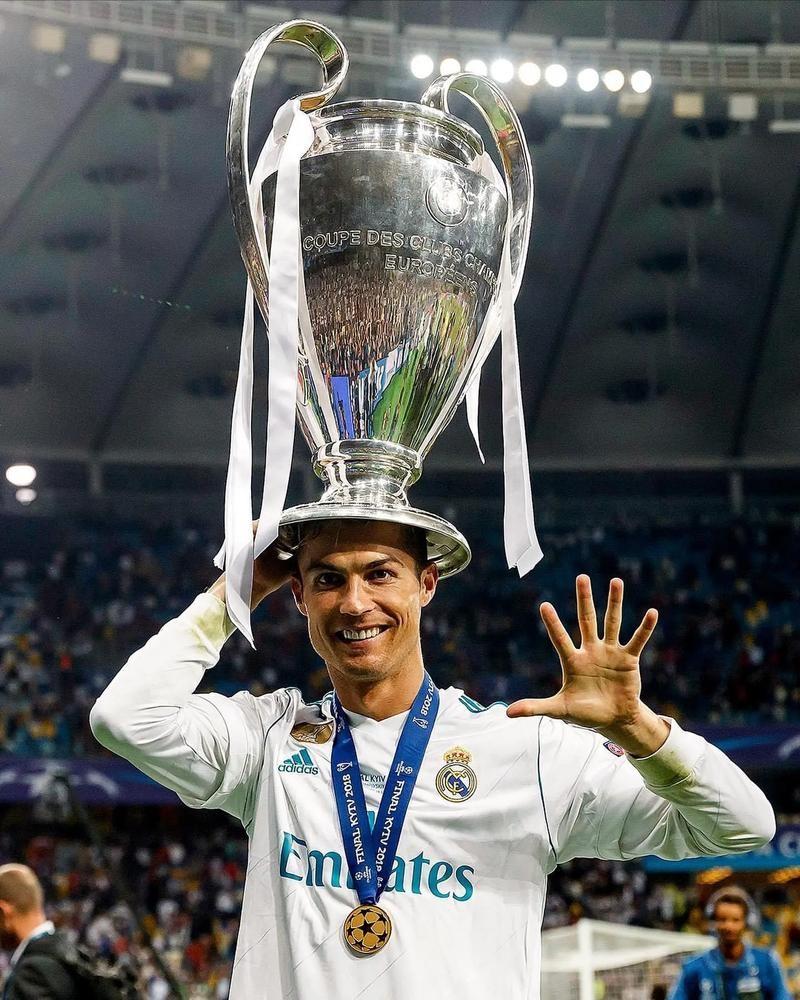 泪目！足协杯冠军奖杯被带回工体，放在已故球迷杨雪的座位旁（致敬已故球迷杨雪：足协杯冠军奖杯回到工体，放在她的座位旁）