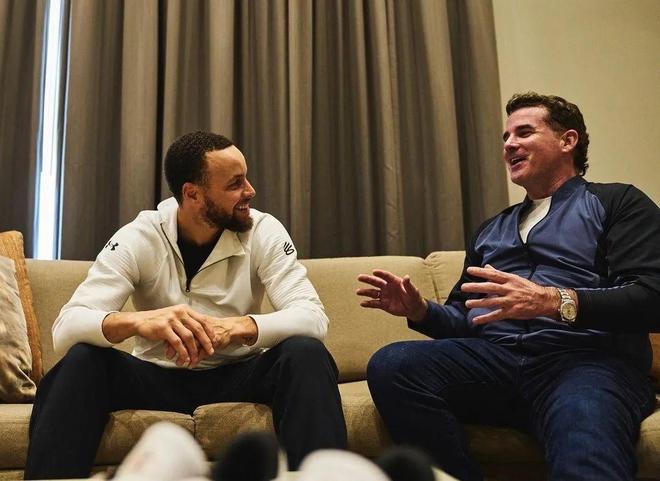 CBA球队战绩分析及焦点对决回顾（CBA球队战绩纵览与焦点之战复盘）