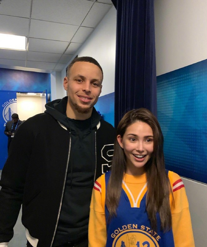 半场：尤文1-0紫百合，科斯蒂奇世界波，DV9造点被取消+失单刀（半场：尤文1-0领先紫百合，科斯蒂奇远射建功，DV9点球被取消且单刀不进）