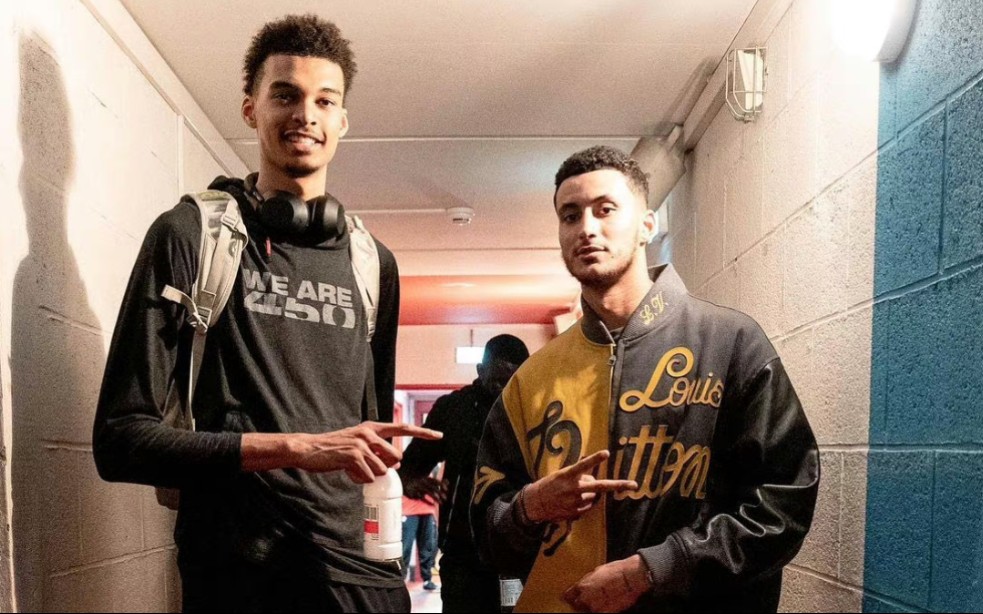 有一群损友的作用这不就体现出来了！（损友成群，作用立刻显现！）