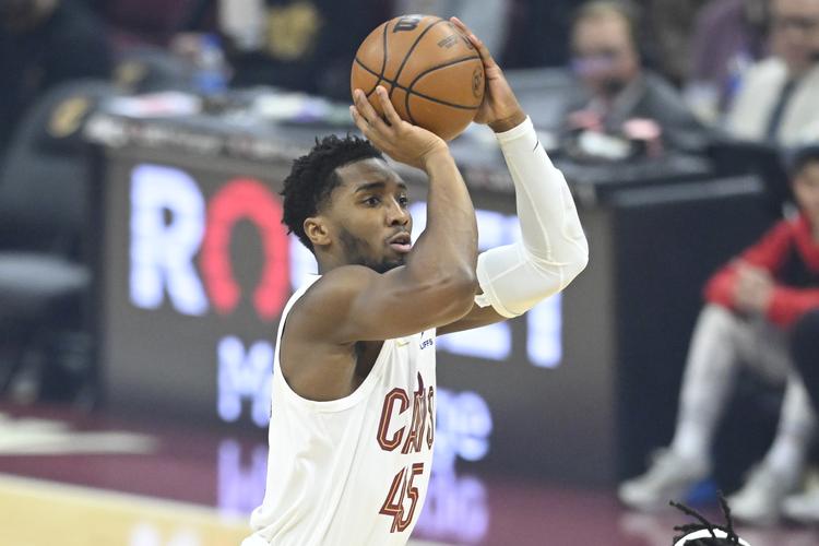 美媒：尼克斯补强瞄准迪温琴佐和阿尔瓦拉多，且已与对方球队接触（美媒：尼克斯补强目标锁定迪温琴佐和阿尔瓦拉多，已与双方球队洽谈）