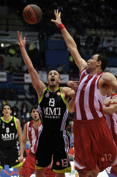 巴黎圣日耳曼内马尔帽子戏法（巴黎圣日耳曼内马尔上演帽子戏法）