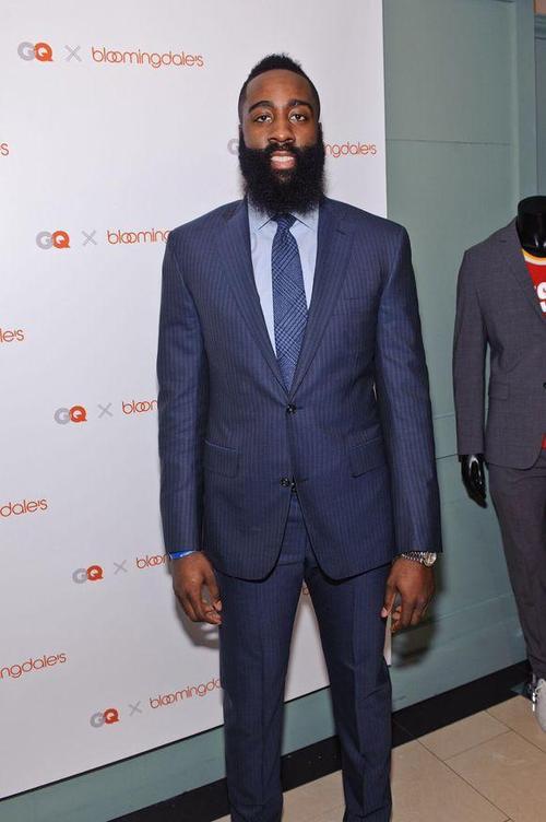 英媒评英超赛季30人：哈兰德居首赖斯第2，曼联仅B费上榜（英媒评选英超赛季30强：哈兰德第一、赖斯第二，曼联唯有B费入围）