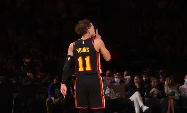 历史第三！文班亚马连续98场送出盖帽，仅逊尤因&穆托姆博（史上第三！文班亚马连续98场有封盖，仅次尤因与穆托姆博）