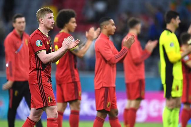 哈登节奏变化让防守崩溃（哈登变速节奏击溃防线）