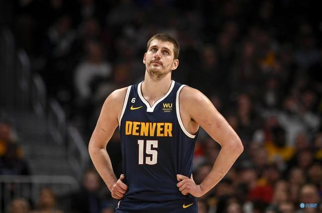 这队的节奏掌控太稳重了（这支球队的节奏把控极为沉稳）